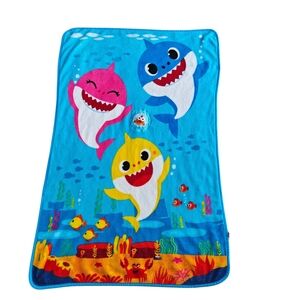 Nickelodeon Pink Fong Baby Shark Plush Blanket 2021